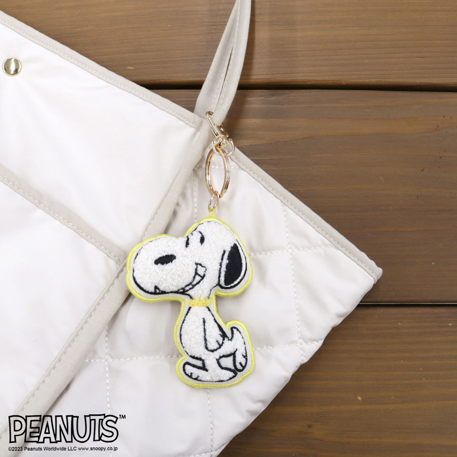 CHICKS UNDERTHE SHEDSNOOPY/サガラ刺繍チャーム | CHICKS UNDERTHE 